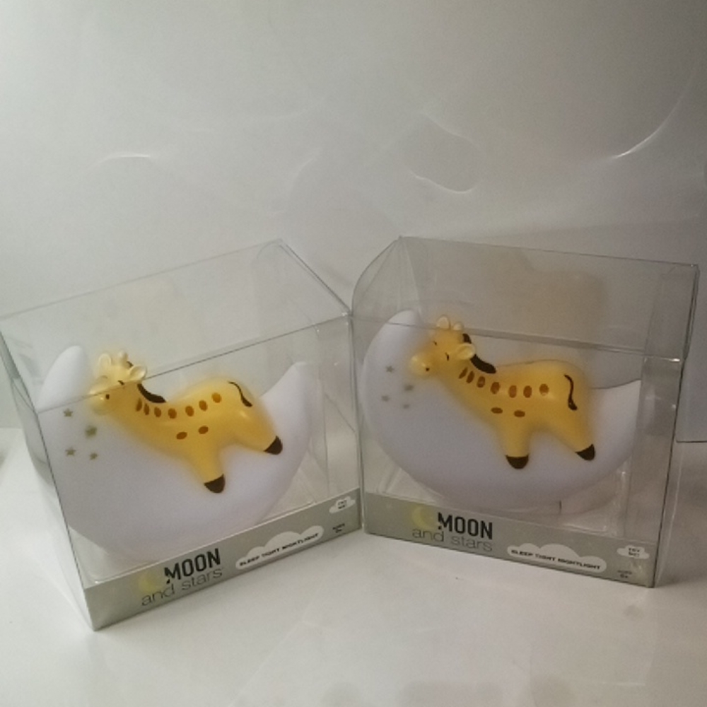 Set of 2 Super-Cute Moon and Stars Sleep Tight Night Lights-NIB